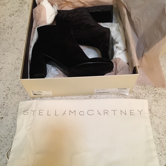 NEW STELLA McCartney velvet boots 38/8 Hot Heels of the FW 22 season - Picture 4 of 6
